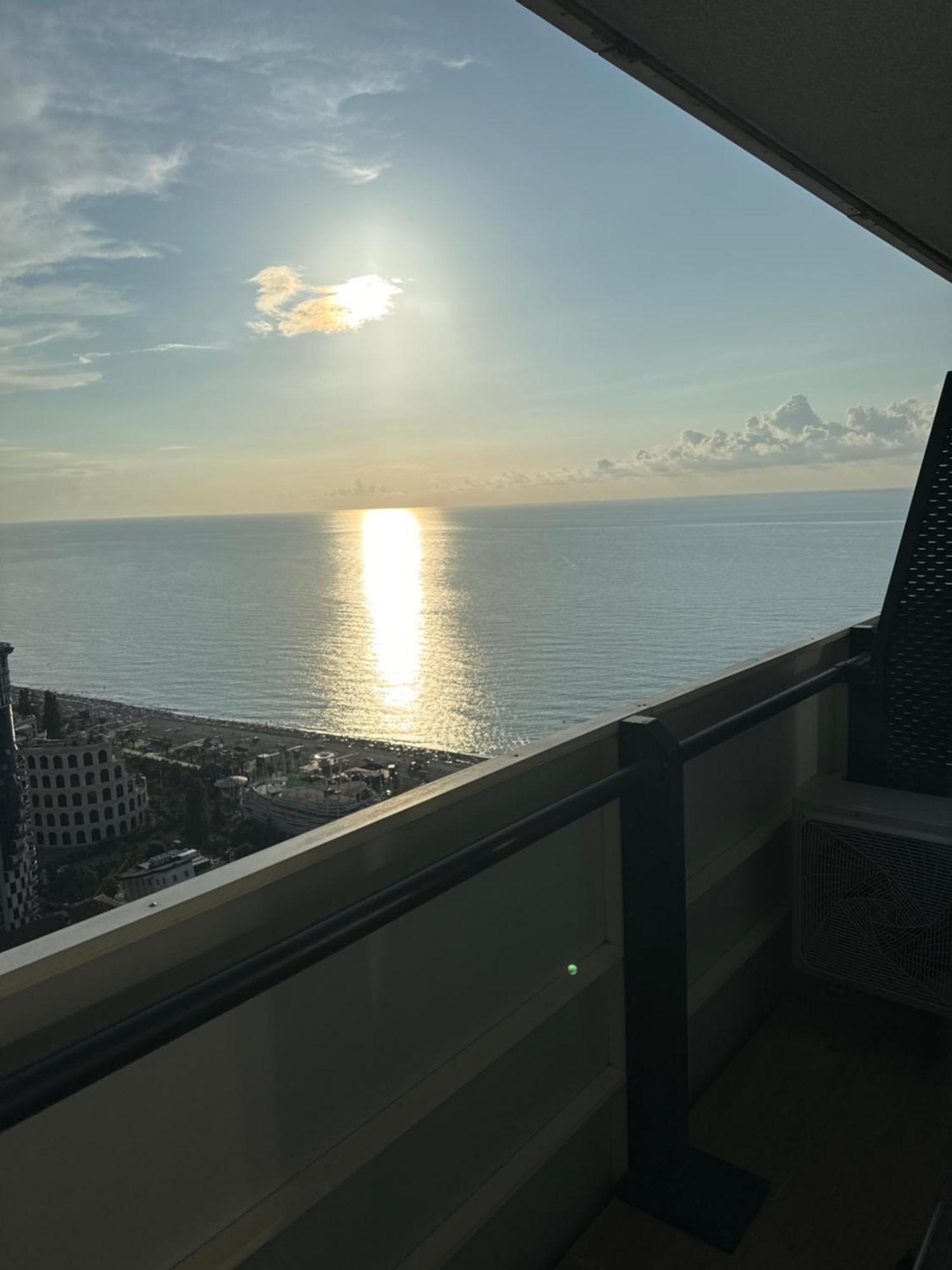 Ferienwohnung Orbi City Panorama Vip Batumi Exterior foto